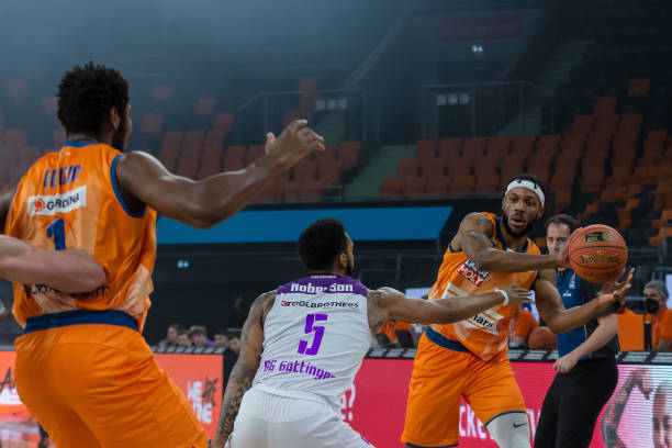 罗马诺：阿森纳锋线告急不引援 阿尔特塔决定从内部寻找解决方案