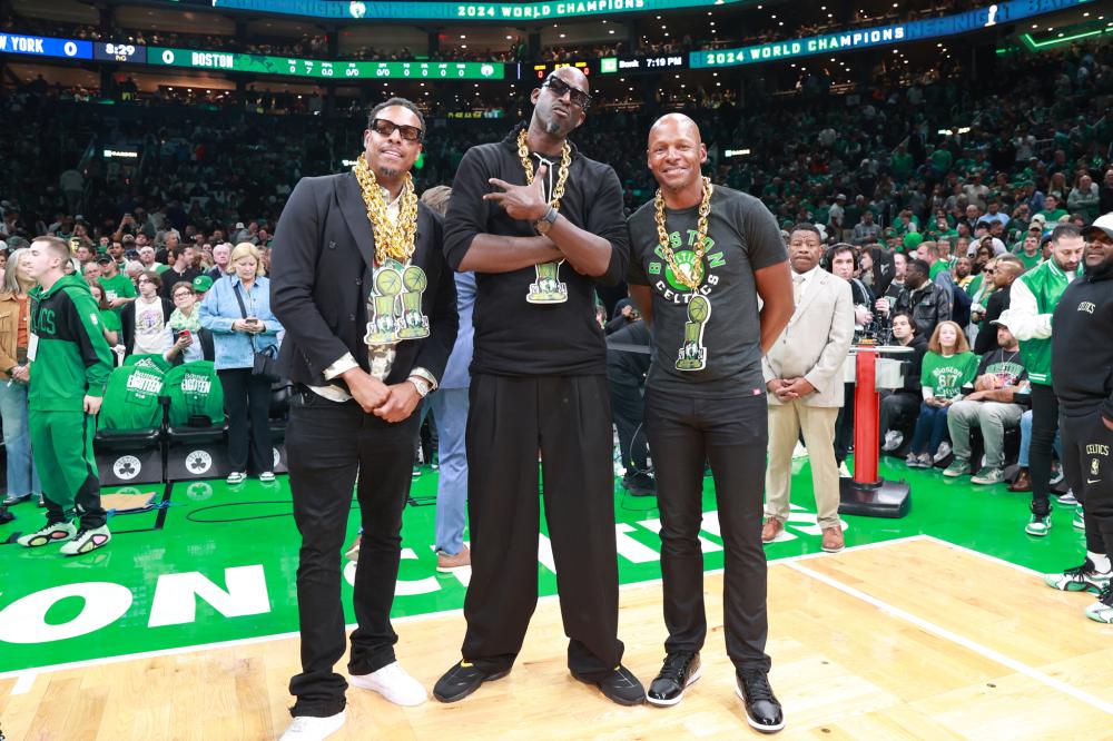 坚称自己 坚称自己